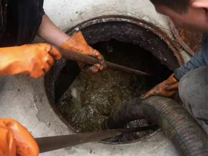 新余清理化粪池时如何避免沼气的危害?